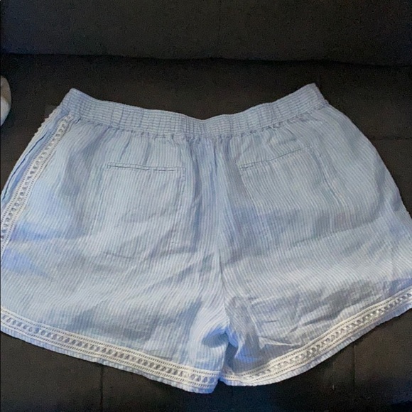 Crown & Ivy Shorts - Picture 3 of 3